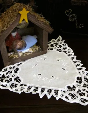 Battenburg Triangle Trim Doilies White 14" Inch