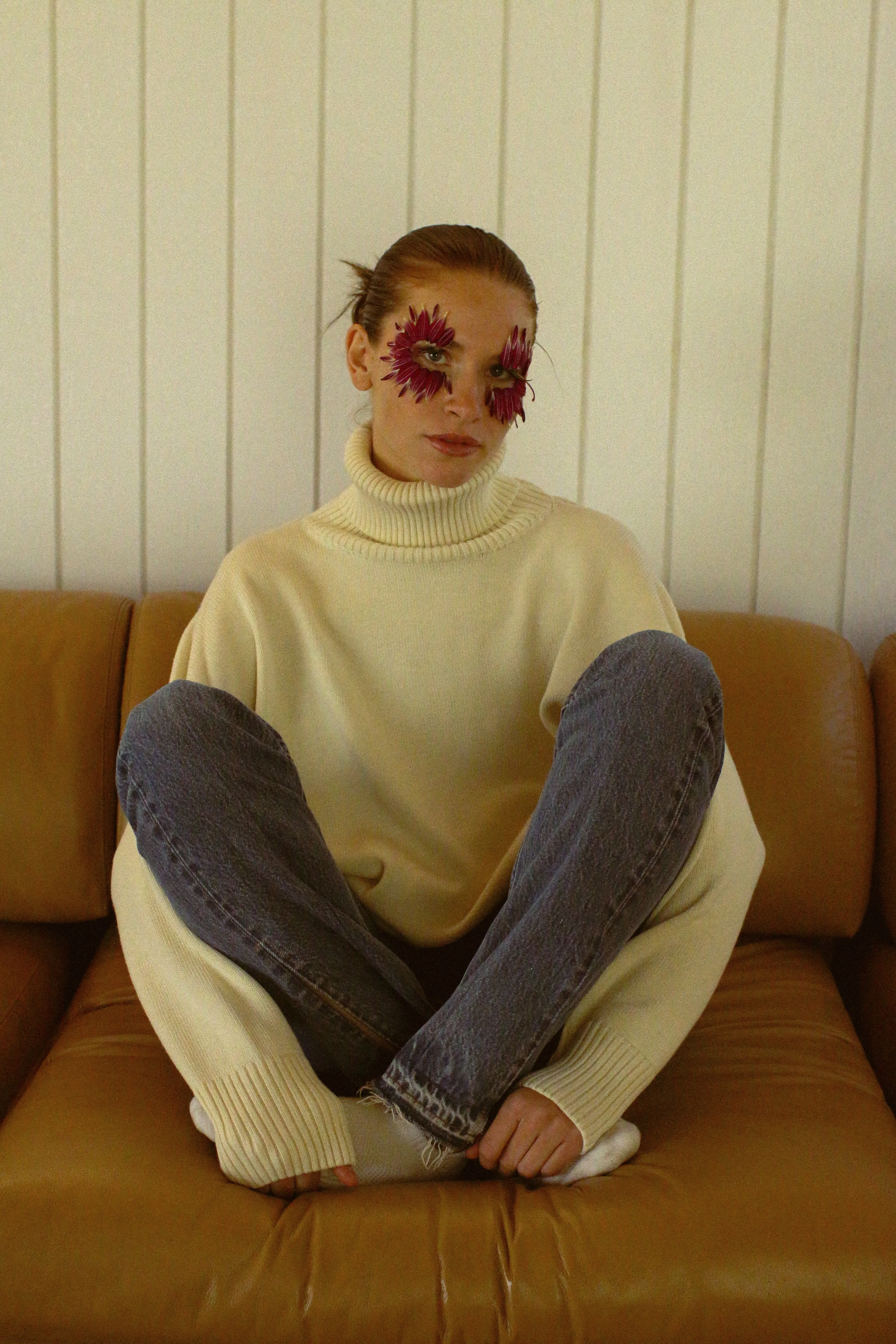 CREAM HEAVY ROLL NECK