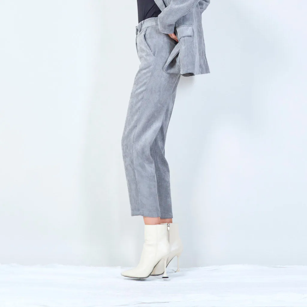 High-waisted corduroy trousers wholesale