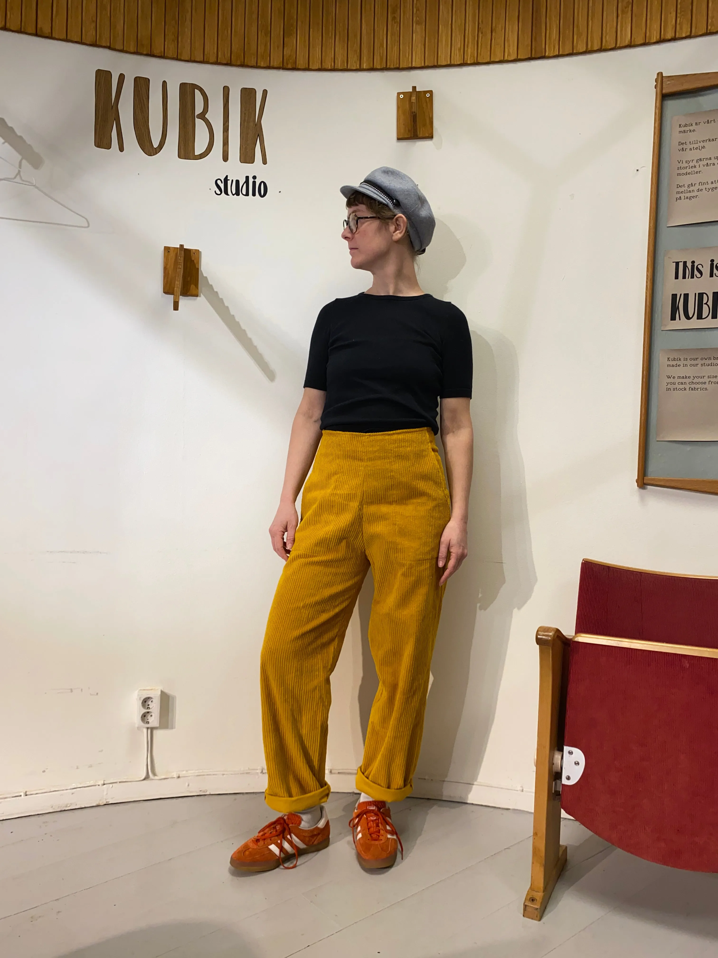 Kubik corduroy trousers
