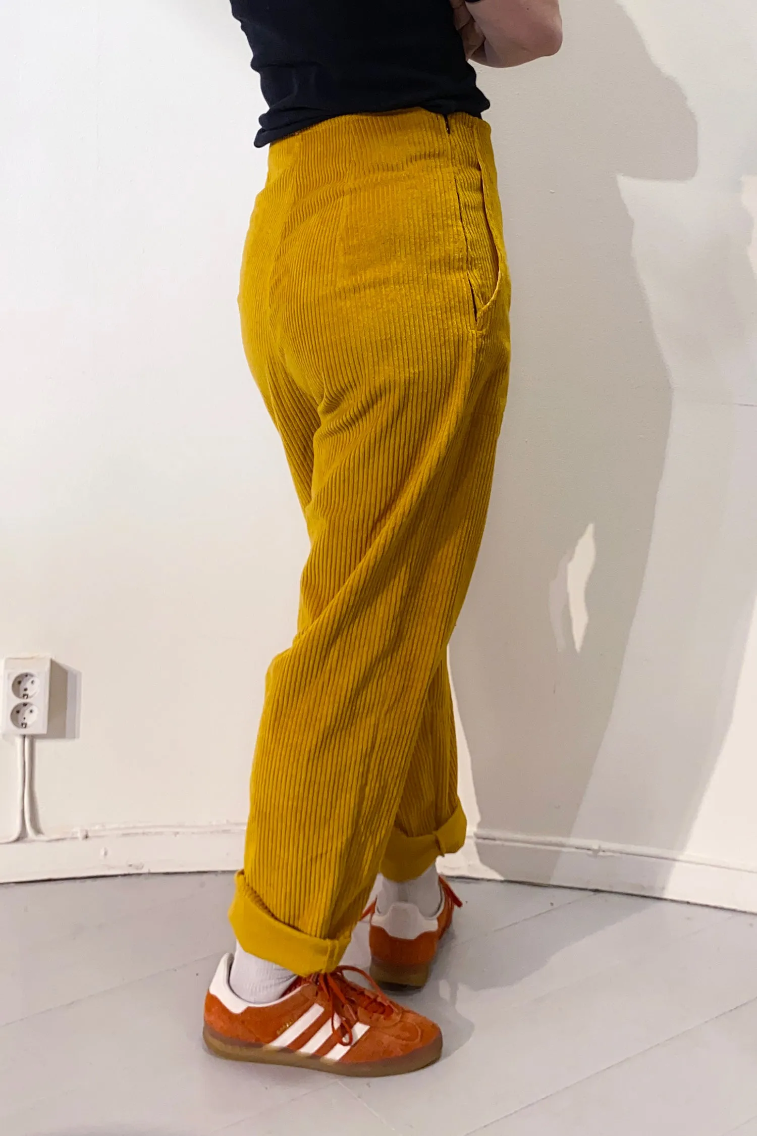 Kubik corduroy trousers